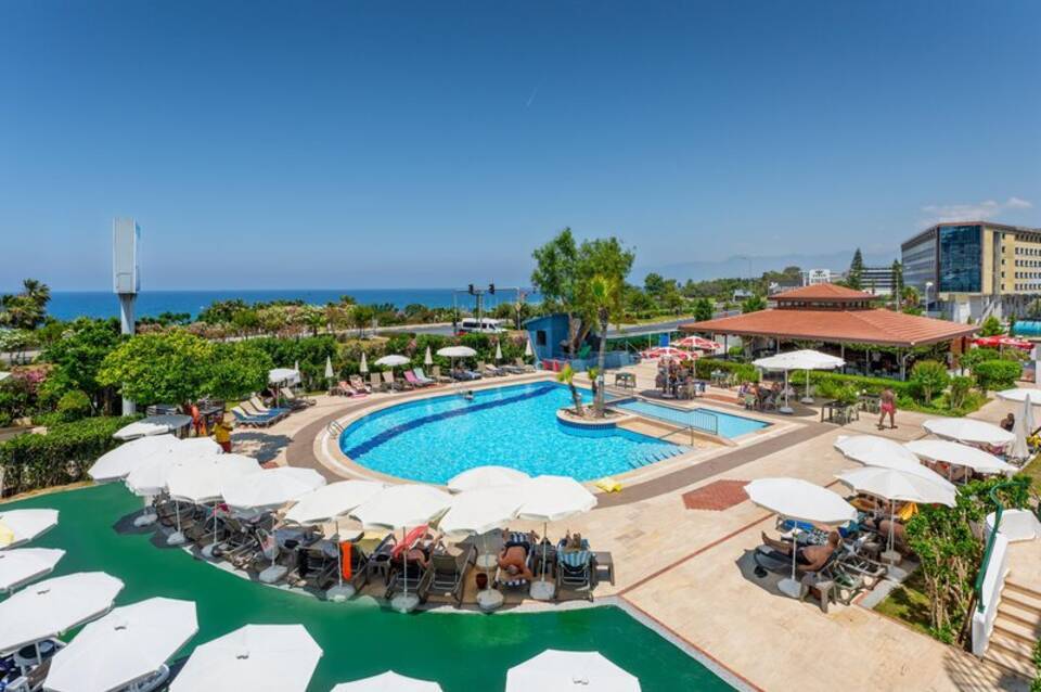Club Titan Hotel 1
