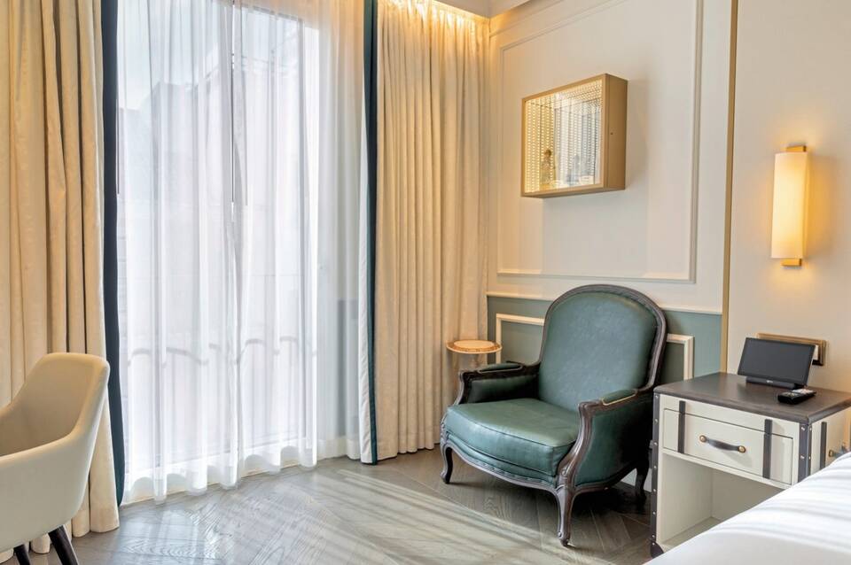The Emerald House Lisbon, Curio Collection by Hilton 4