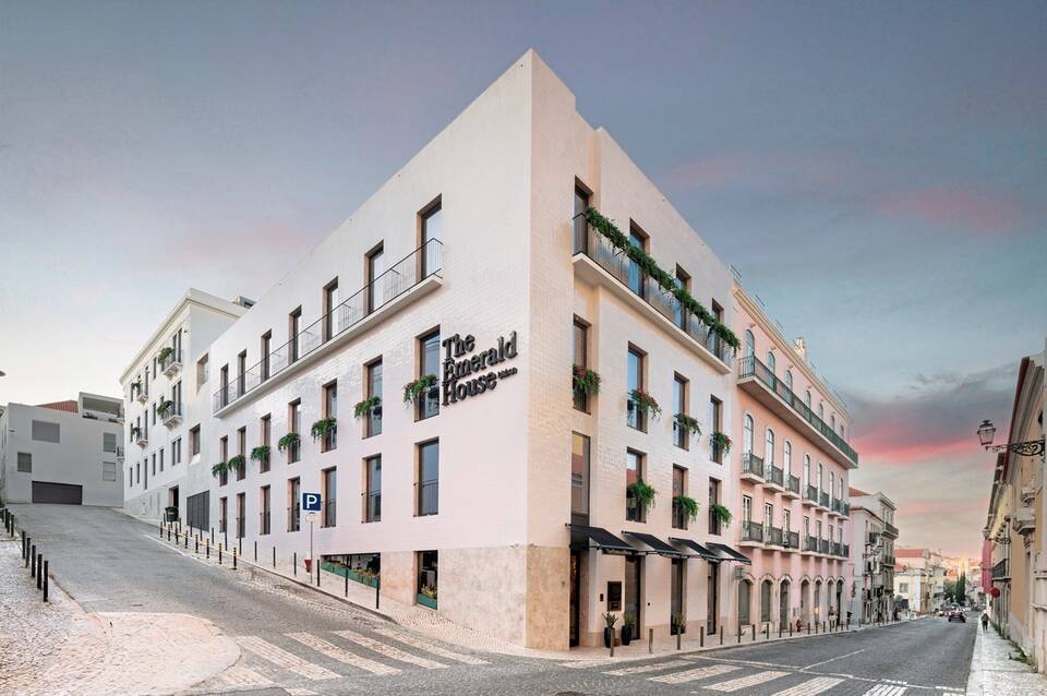 The Emerald House Lisbon, Curio Collection by Hilton 5