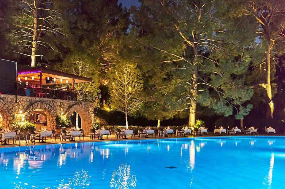 Montana Pine Resort Hotel & Spa 1