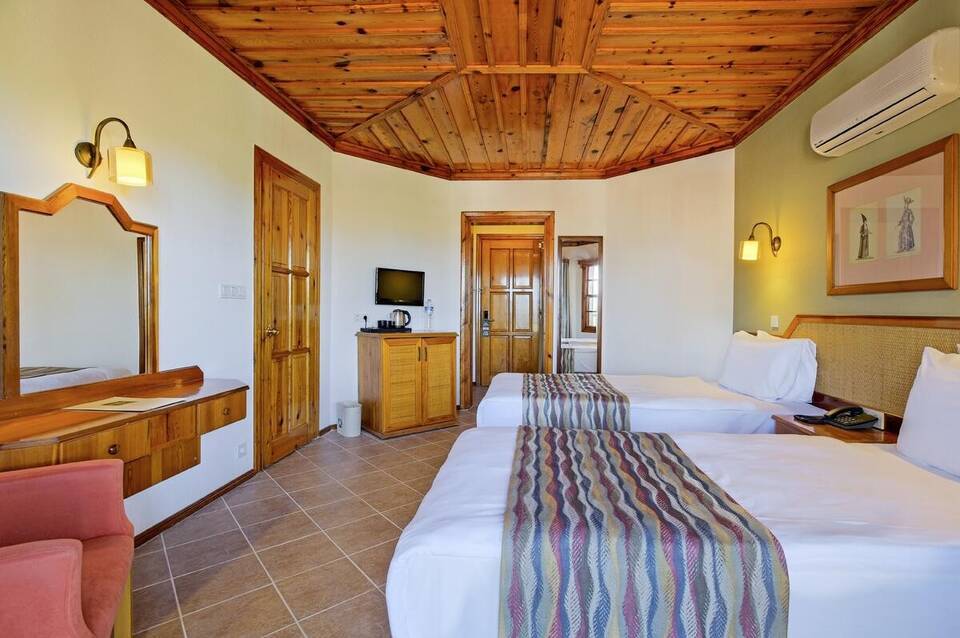 Montana Pine Resort Hotel & Spa 2