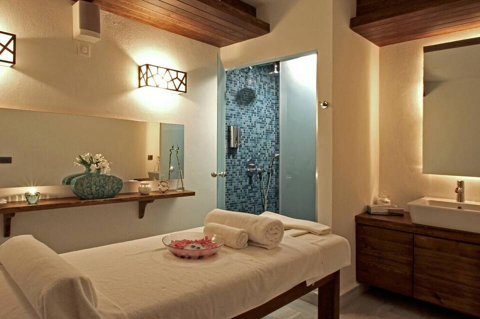 Montana Pine Resort Hotel & Spa 3
