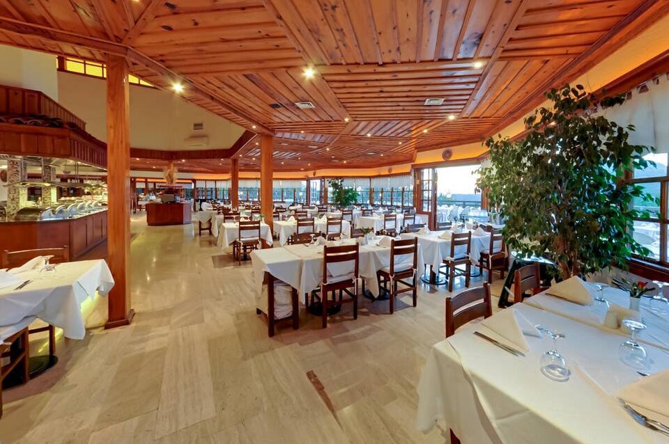 Montana Pine Resort Hotel & Spa 5
