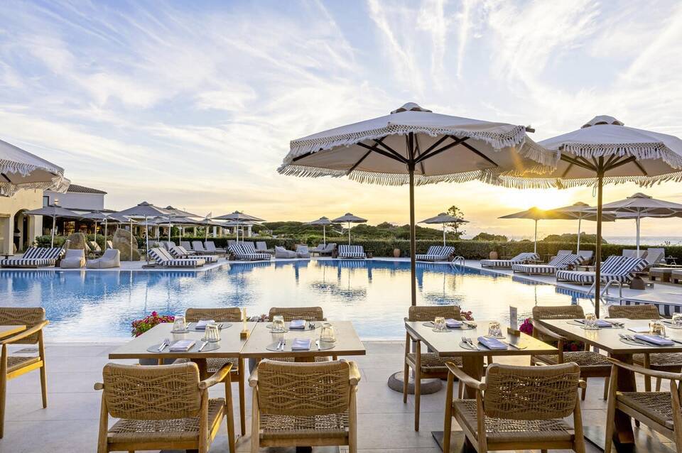 Mangia's Santa Teresa Sardinia, Curio Collection by Hilton 4