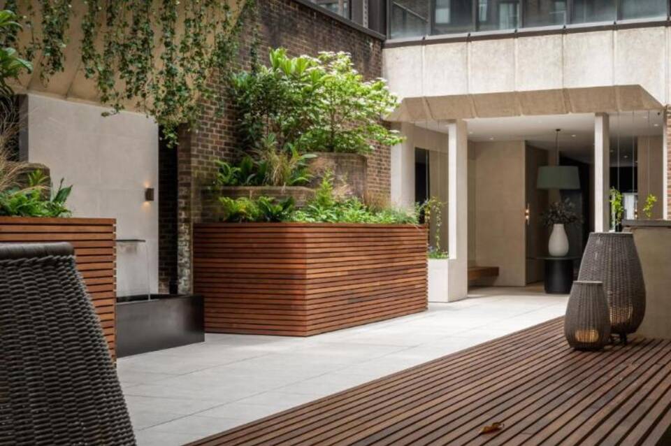 Monarch House Serviced Apartments 4