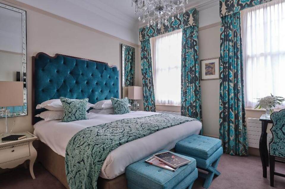 The Apartments by Sloane Club 1