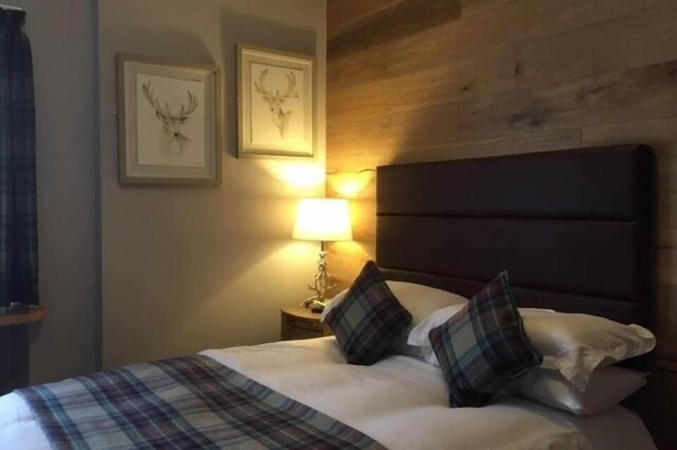 Ravelston House 3