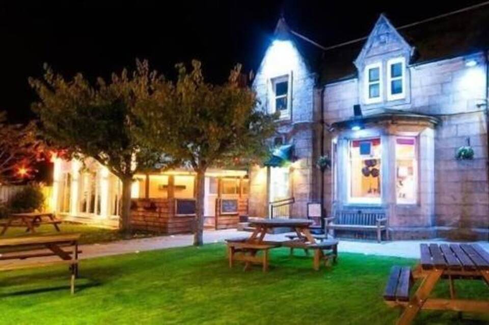 Ravelston House 4