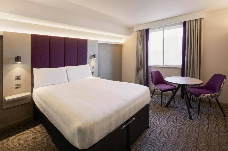 Premier Inn London Heathrow Airport Bath Road 1