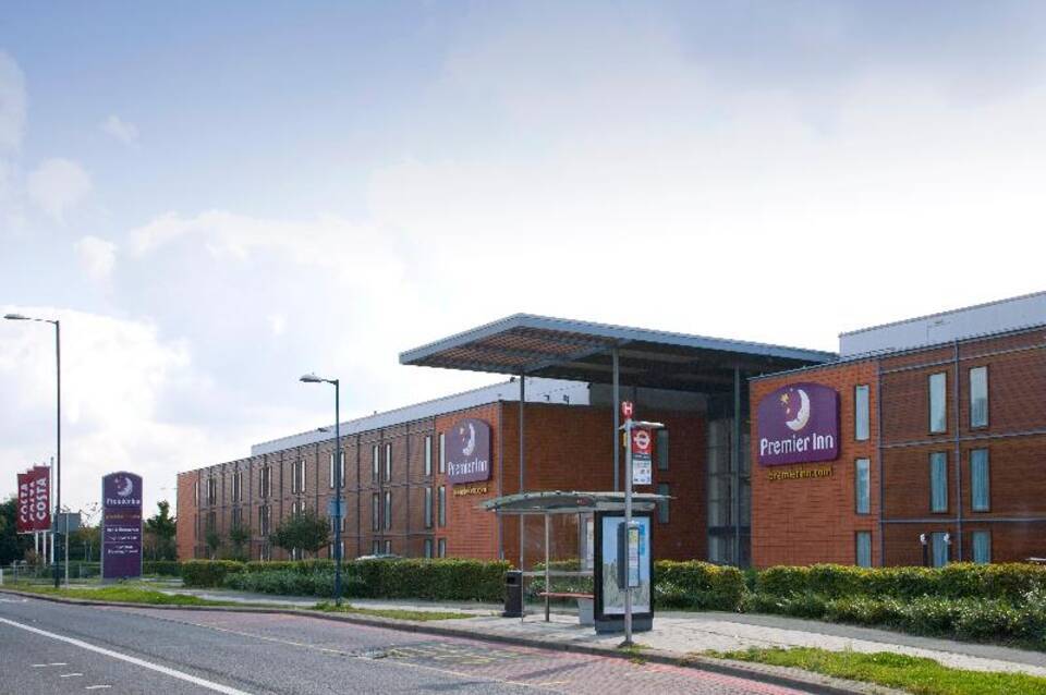 Premier Inn London Heathrow Airport Bath Road 2