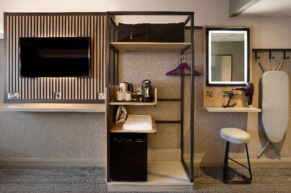 Premier Inn London Heathrow Airport Bath Road 5