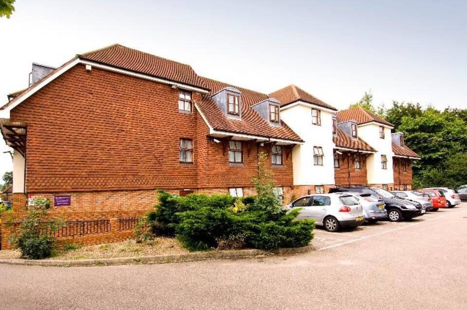 Premier Inn Gatwick Airport South London Road 4