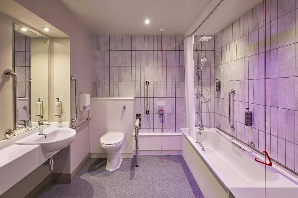 Premier Inn London Waterloo Lambeth Road Hotel 3