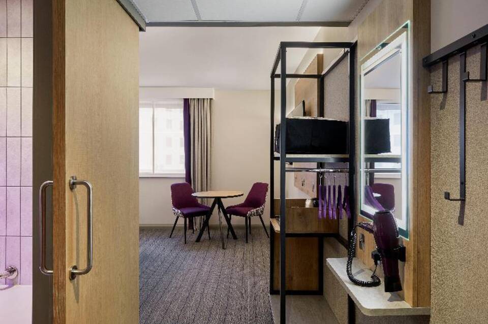 Premier Inn London Waterloo Lambeth Road Hotel 4
