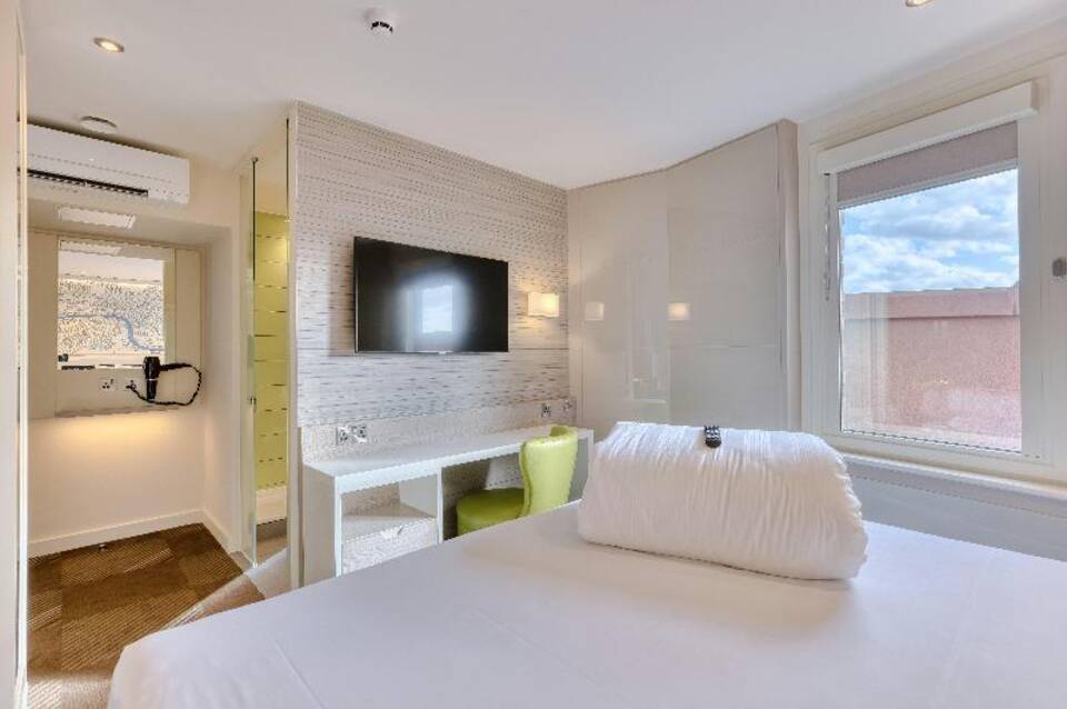 hub by Premier Inn London Camden 1