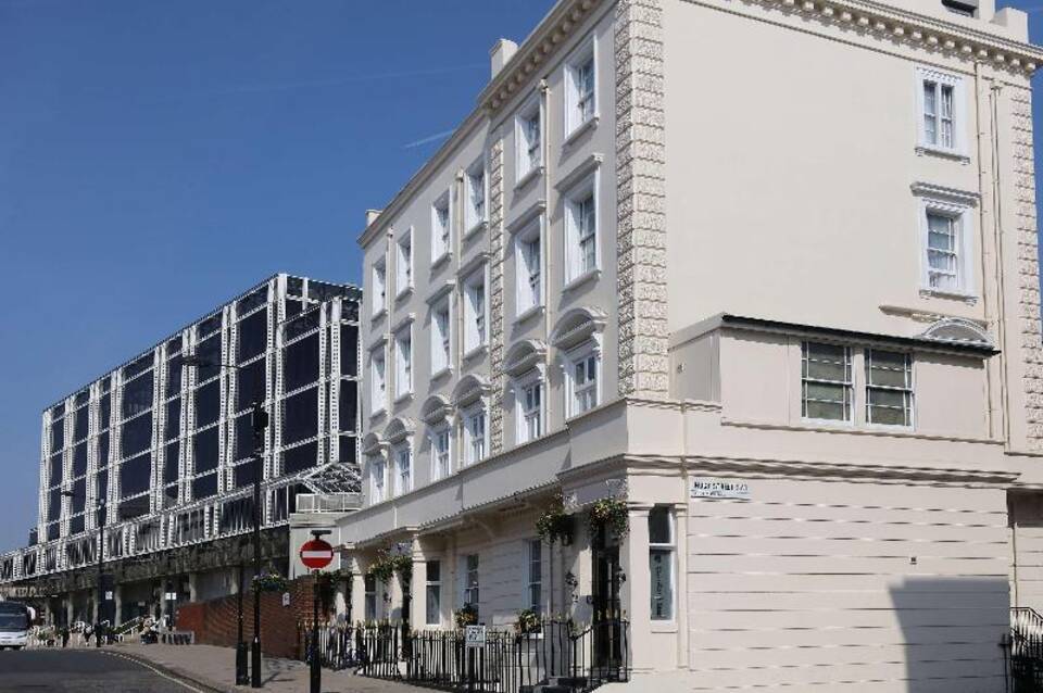Best Western Buckingham Palace Rd 1