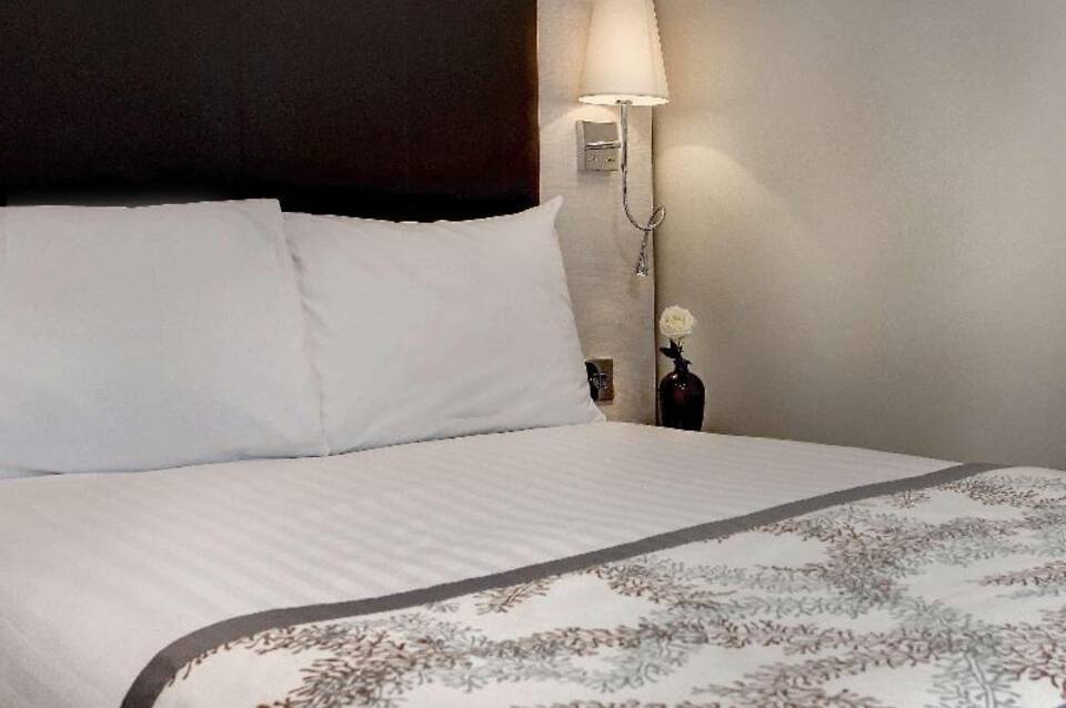 Spark by Hilton London Chiswick 2