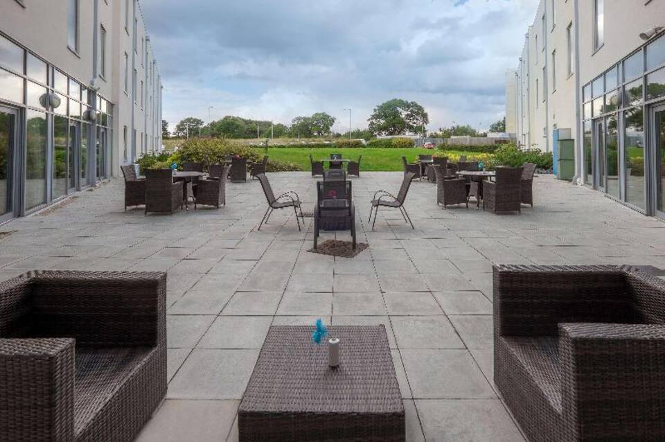 Holiday Inn London Luton North by IHG 2