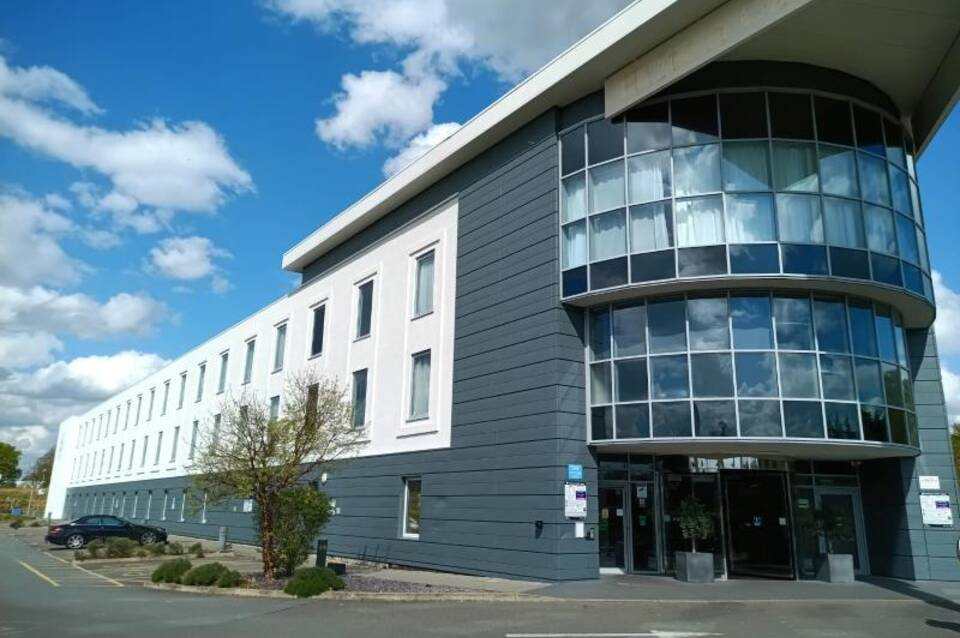 Holiday Inn London Luton North by IHG 5