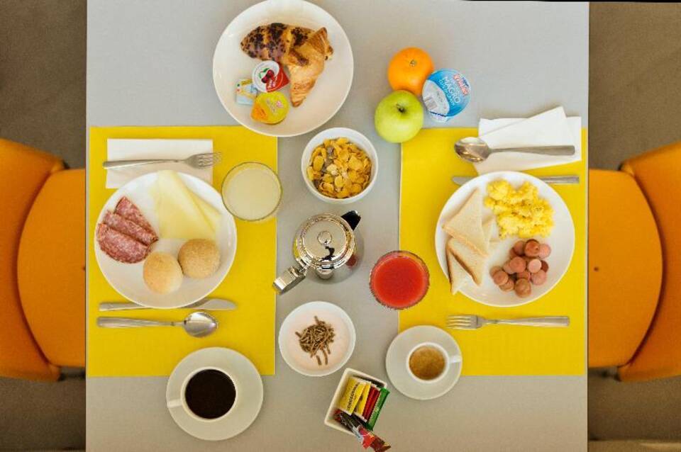 Holiday Inn Express Milan - Malpensa Airport 2