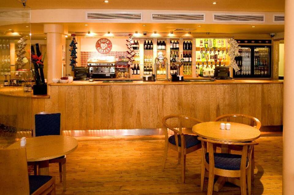 Premier Inn London Docklands (Excel) Hotel 2