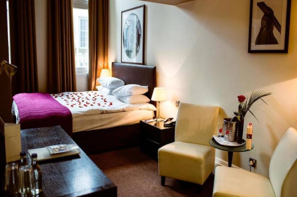Grey Street Hotel 3