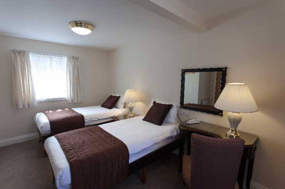 The Russ Hill Hotel 2