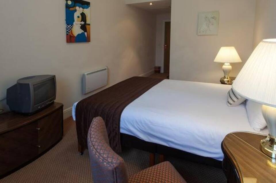 The Russ Hill Hotel 5