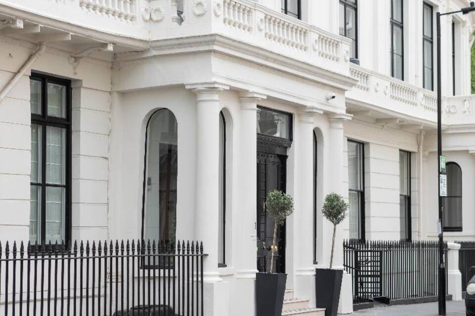 Inhabit Queen’s Gardens 3
