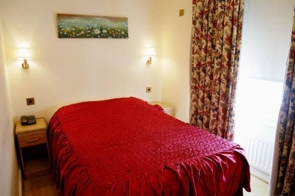 The Gresham Hotel London 4