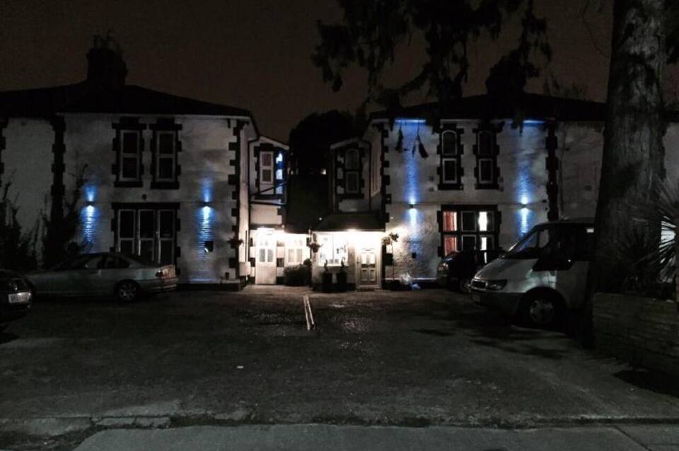OYO Firs Lodge London Heathrow 2