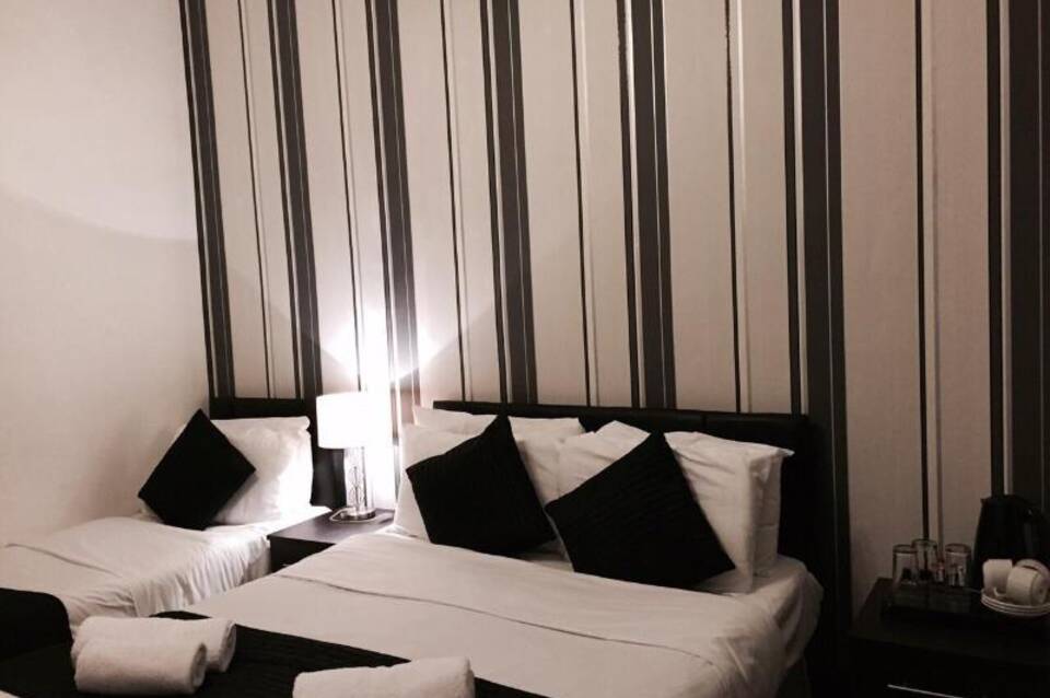 OYO Firs Lodge London Heathrow 5