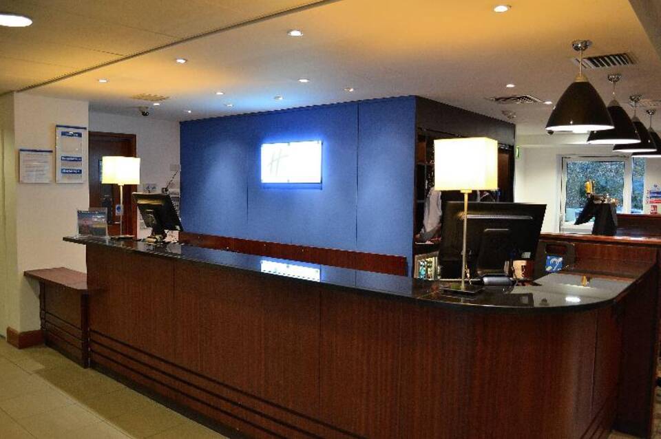 Holiday Inn Express Birmingham - Star City 1
