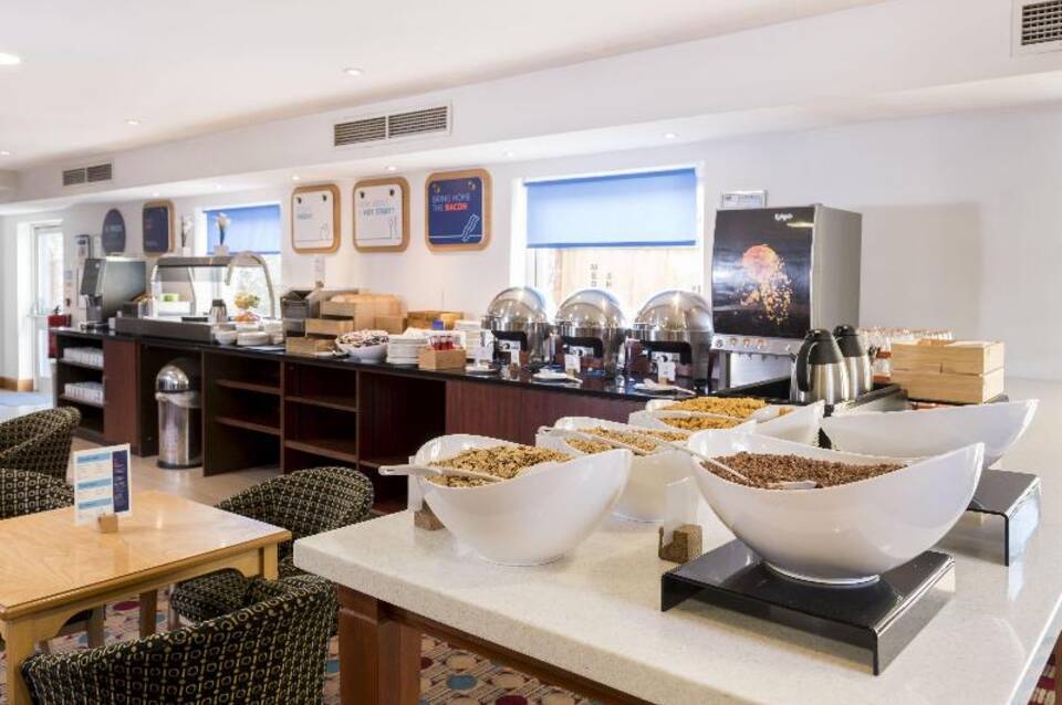 Holiday Inn Express Birmingham - Star City 3