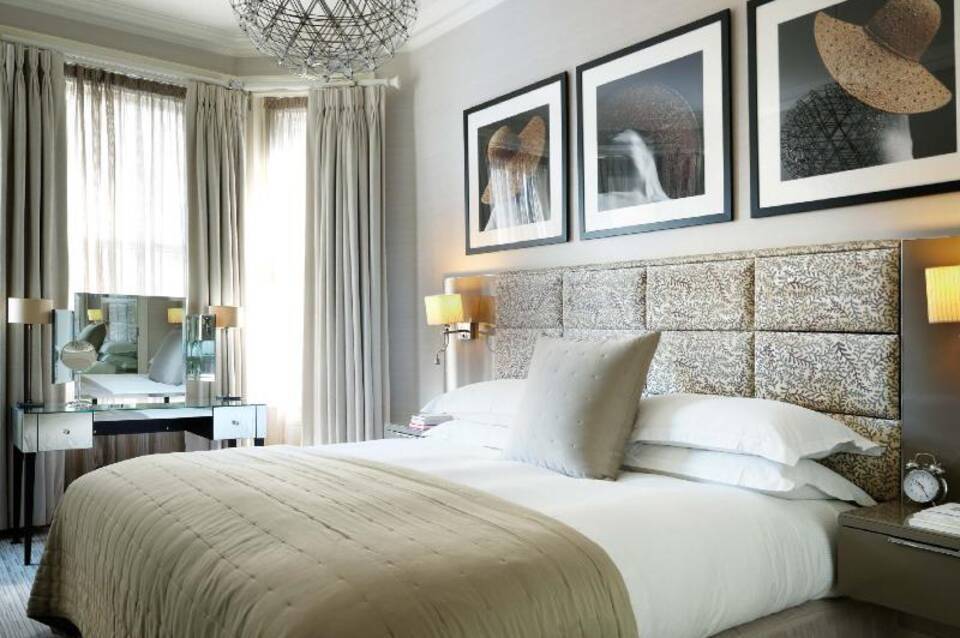 Athenaeum Hotel & Residences 5