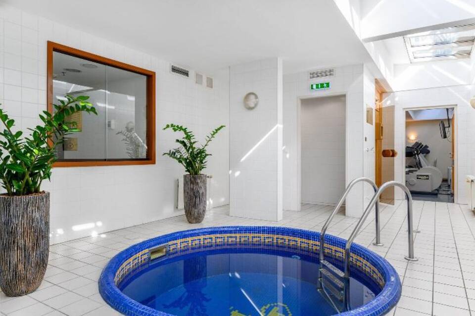 Marriott Executive Apartments Millennium Court 5