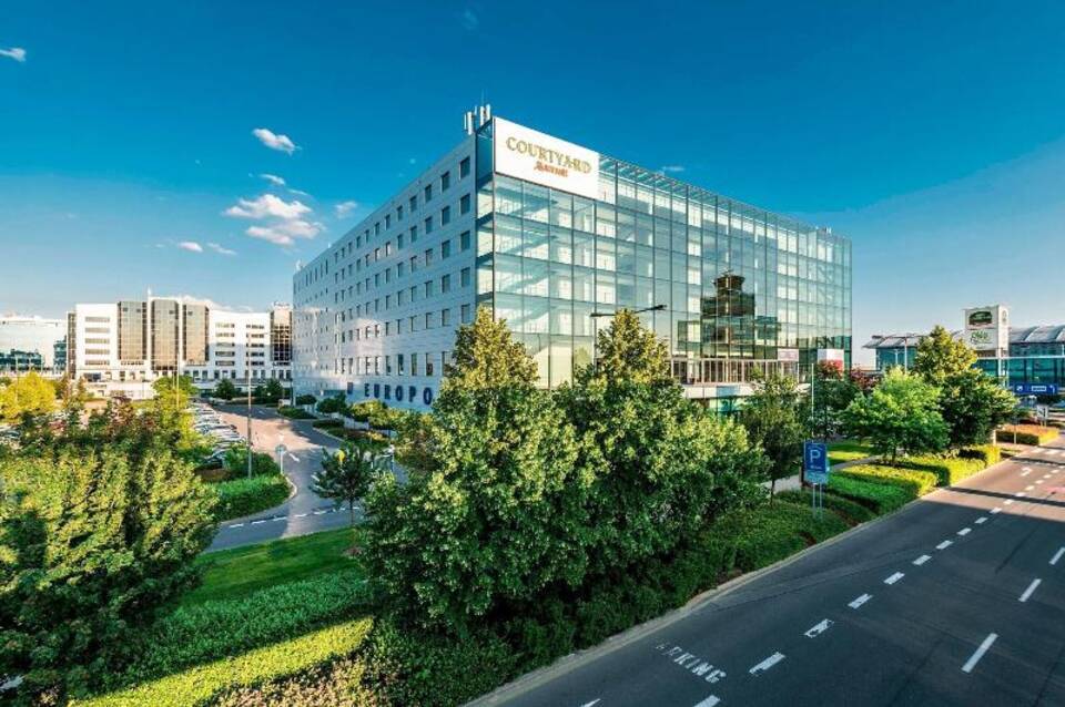 Courtyard by Marriott Prague Airport 5