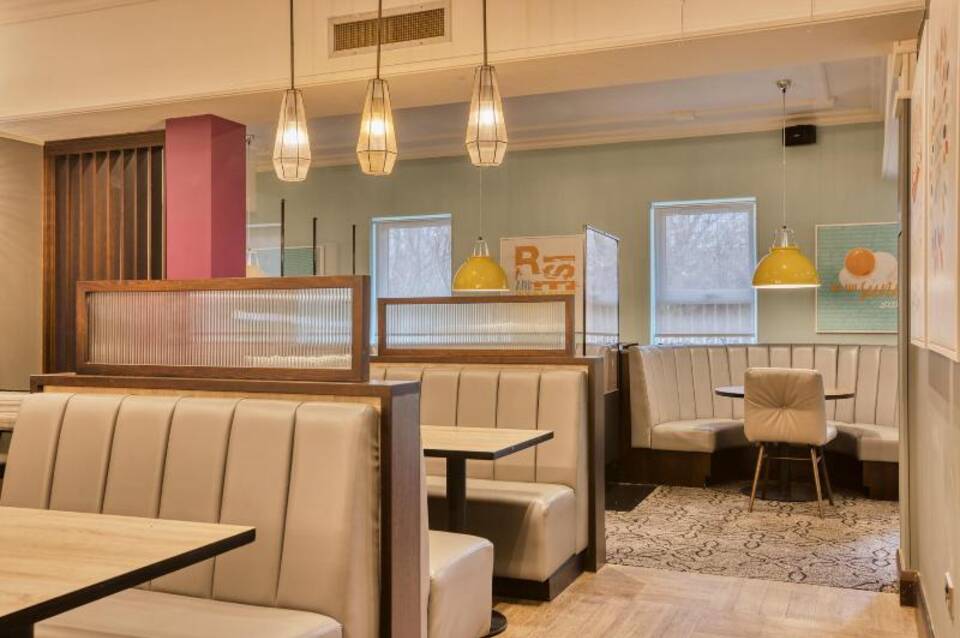 Premier Inn London Gatwick Airport (A23 Airport Way) Hotel 2