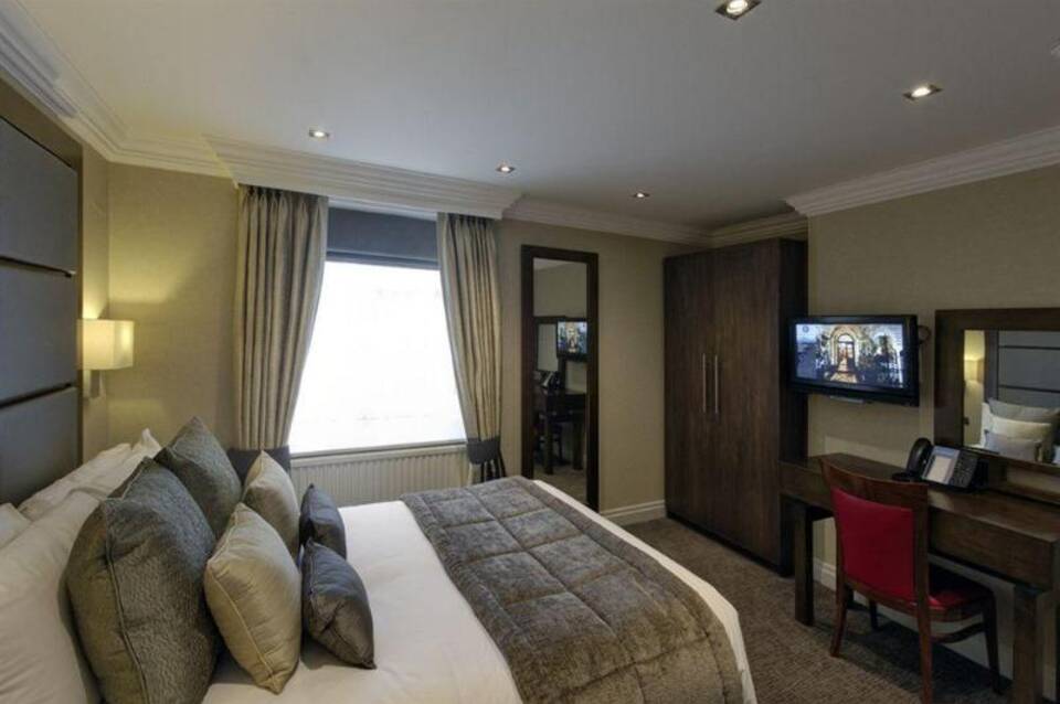 Gem Langham Court Hotel 3