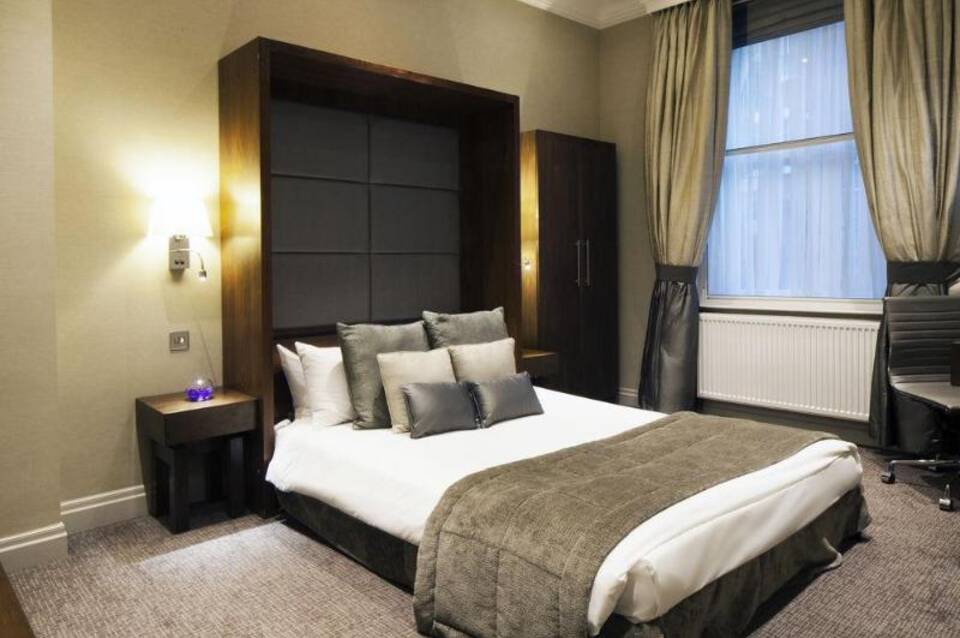 Gem Langham Court Hotel 4