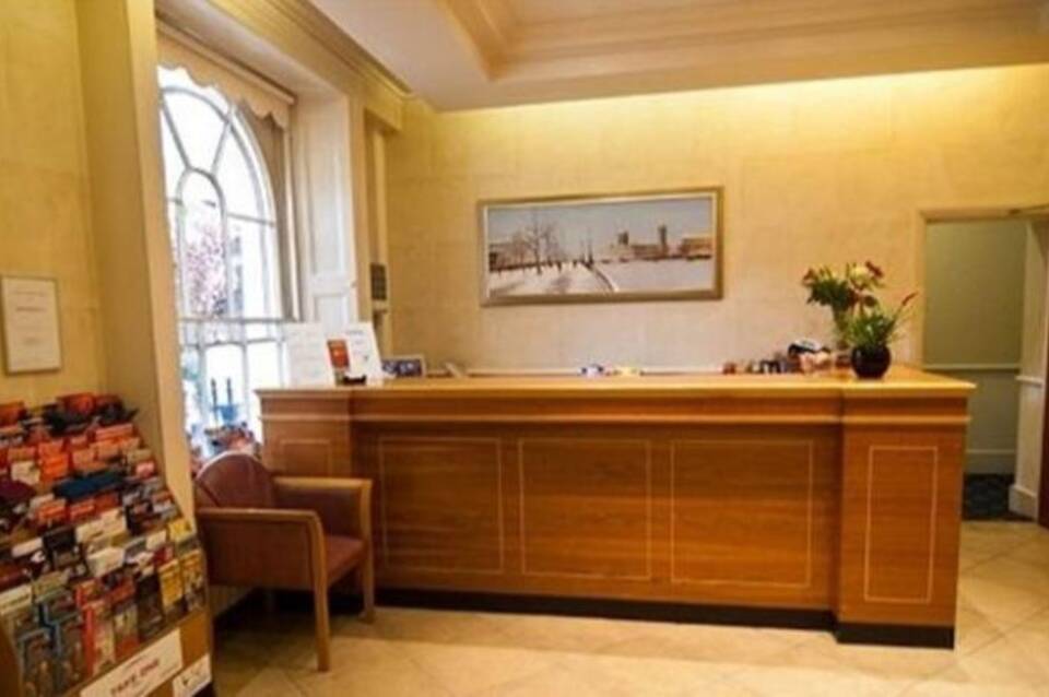 Orchard Hotel 4
