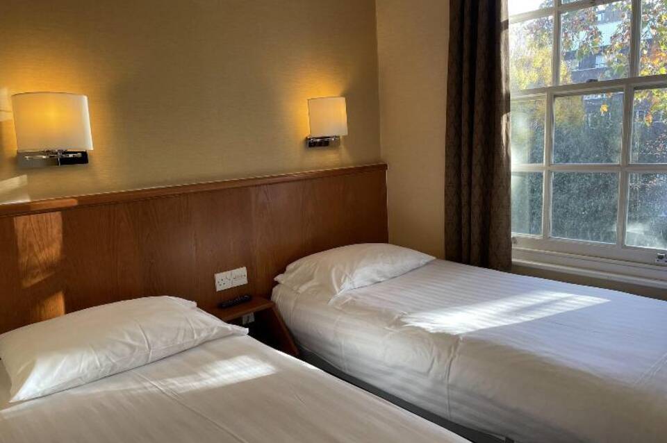 Orchard Hotel 5