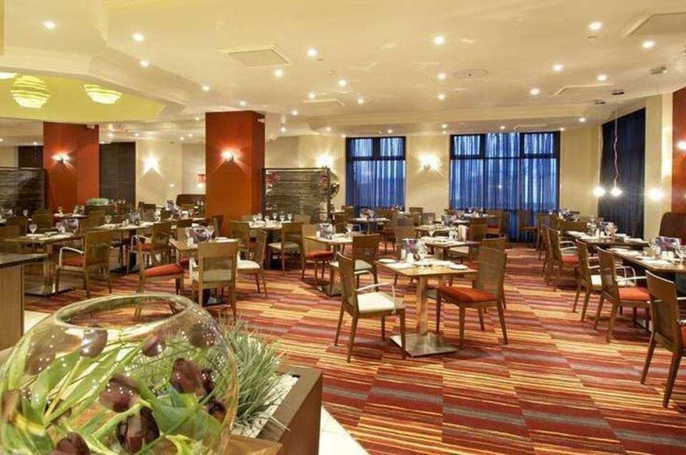 DoubleTree by Hilton Hotel Dartford Bridge 2