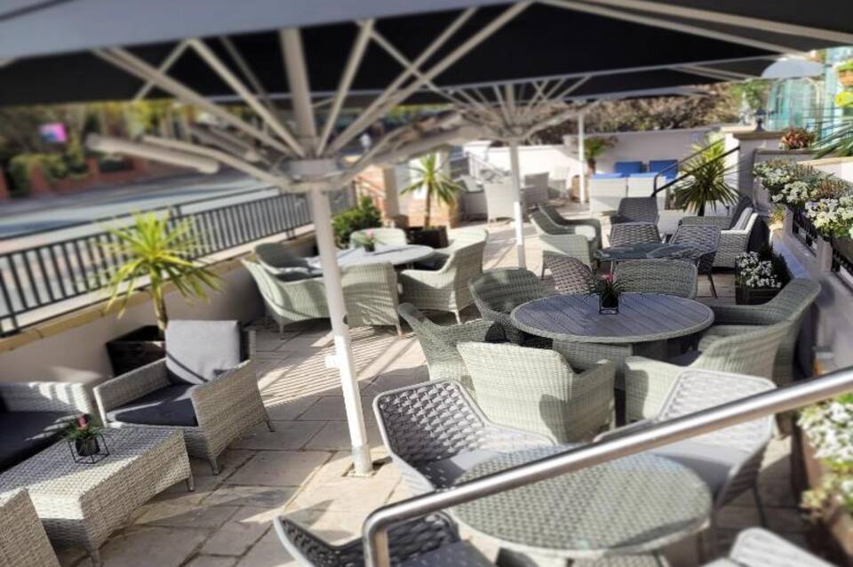 The Caledonian Hotel 3