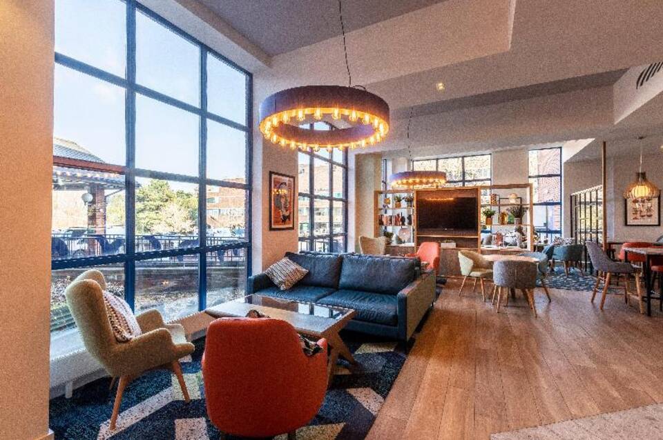 Holiday Inn Sutton 1