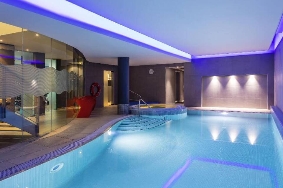 Novotel Edinburgh Centre 4