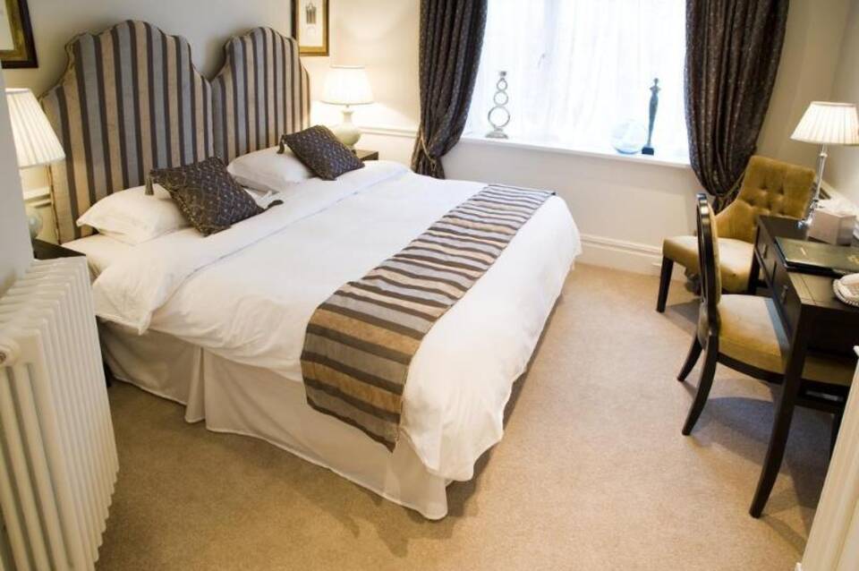 Hollin Hall Country House Hotel 4
