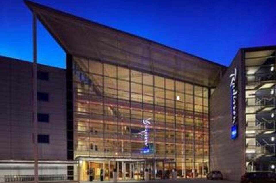 Radisson Blu Hotel, London Stansted Airport 1