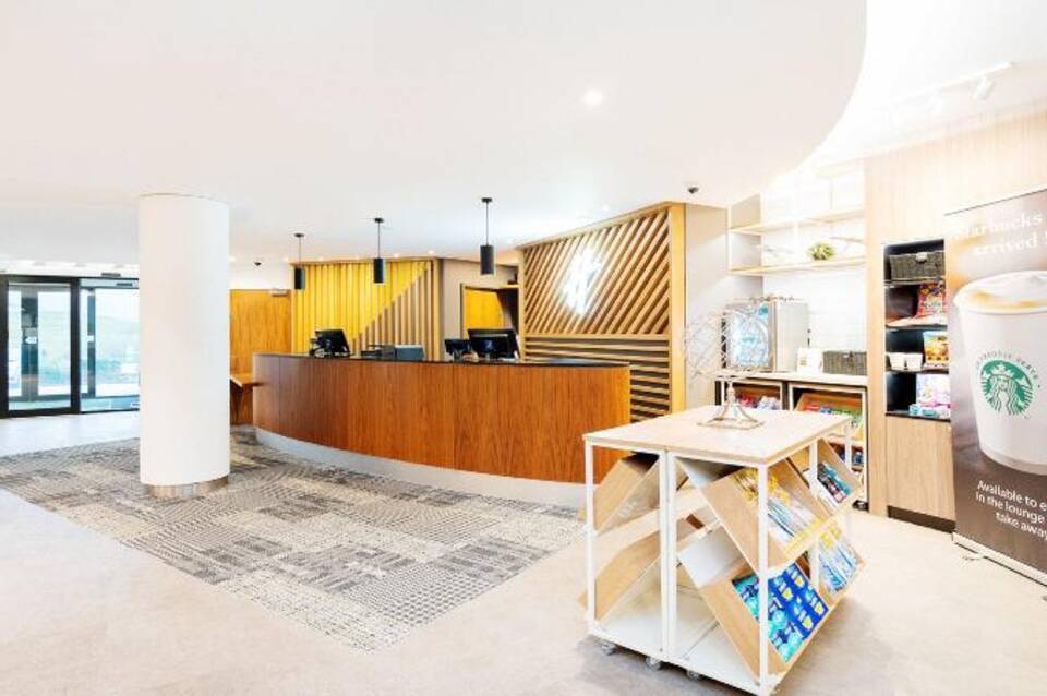 Holiday Inn London - Luton Airport 1