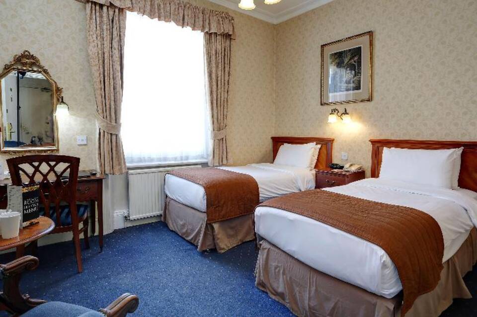 Best Western Swiss Cottage Hotel 5